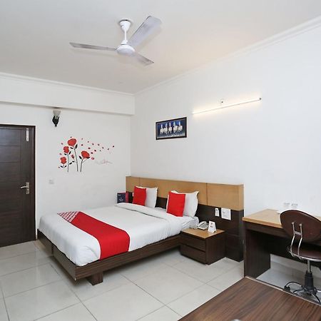 OYO 531 Hotel Cyber Inn Gurgaon Exterior foto