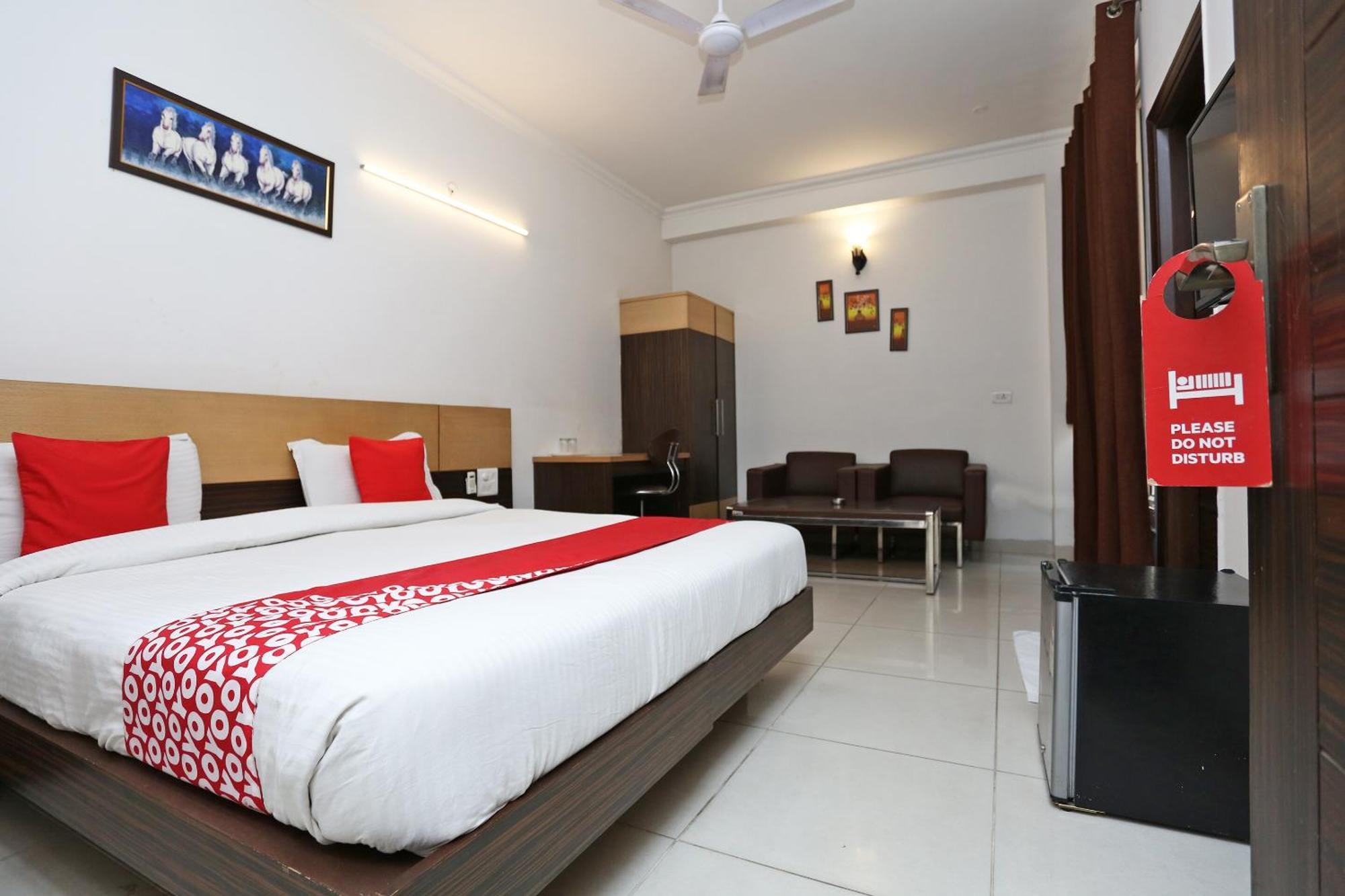 OYO 531 Hotel Cyber Inn Gurgaon Exterior foto
