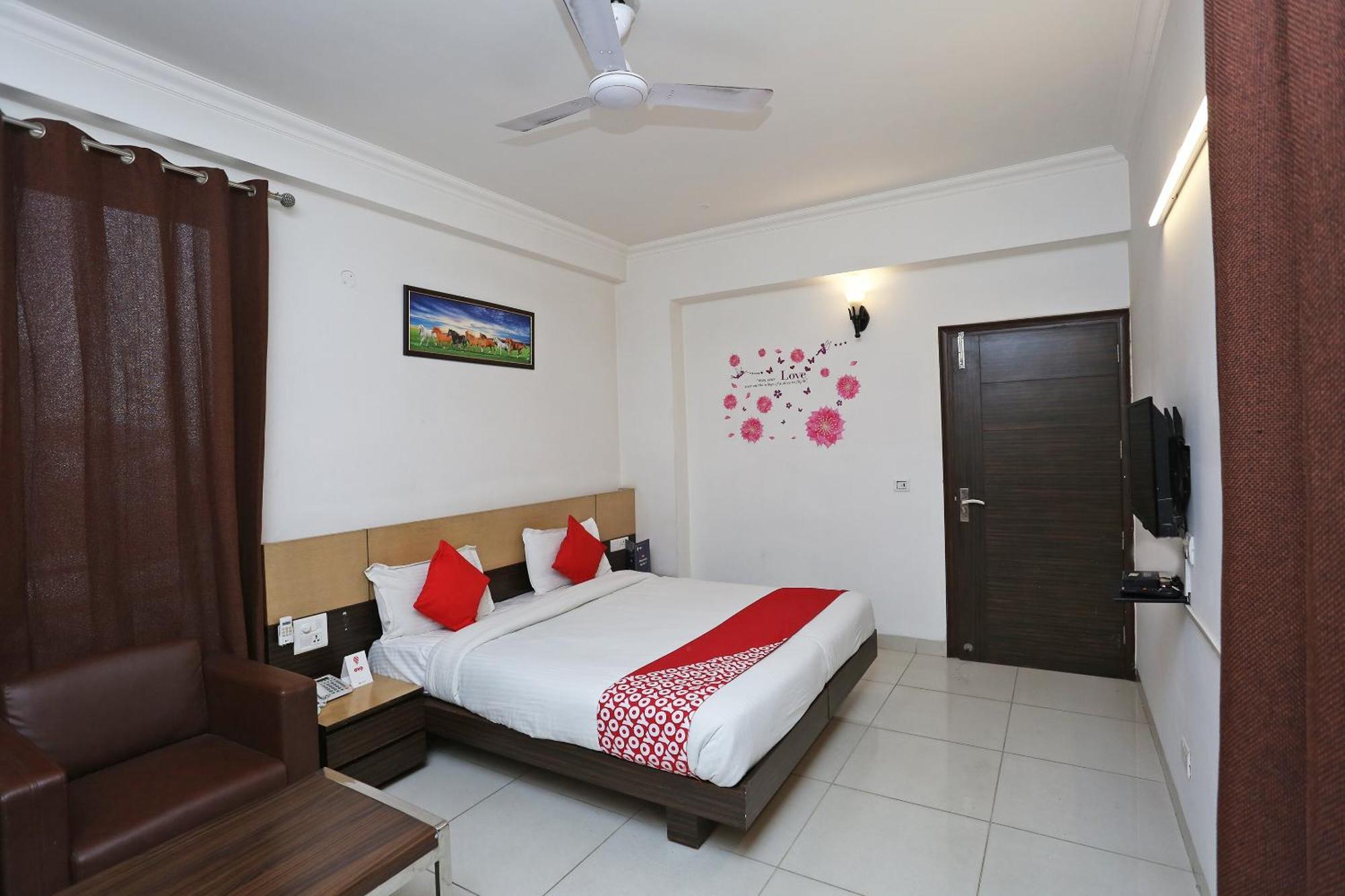 OYO 531 Hotel Cyber Inn Gurgaon Exterior foto