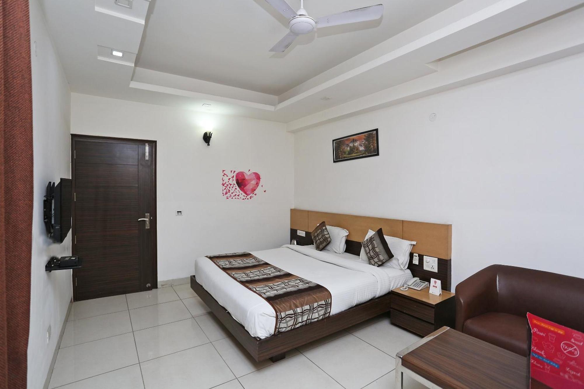 OYO 531 Hotel Cyber Inn Gurgaon Exterior foto
