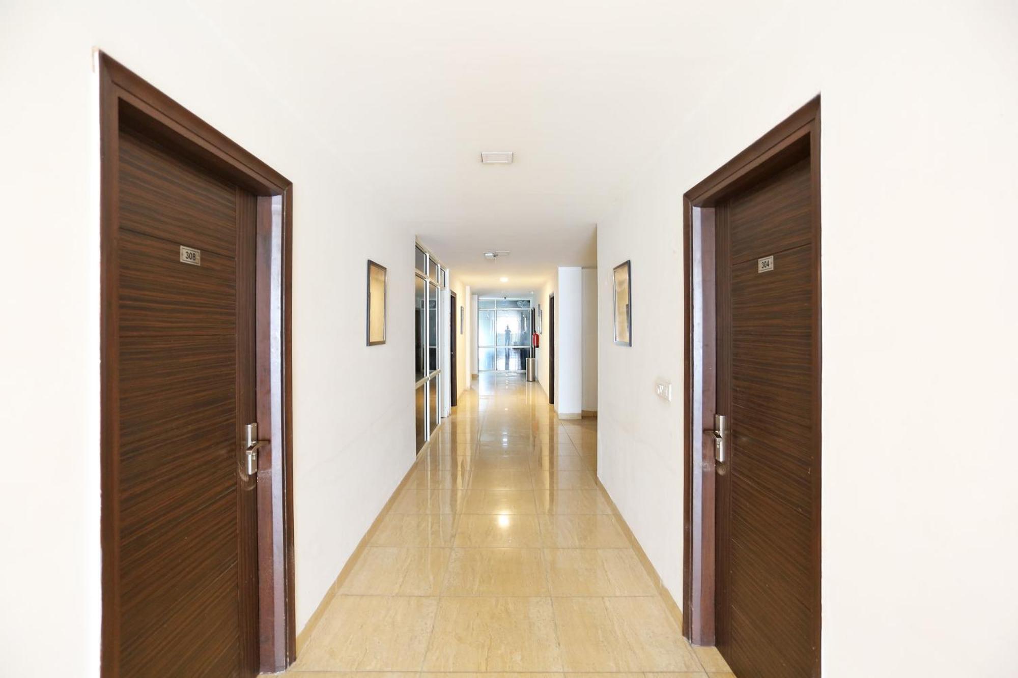 OYO 531 Hotel Cyber Inn Gurgaon Exterior foto