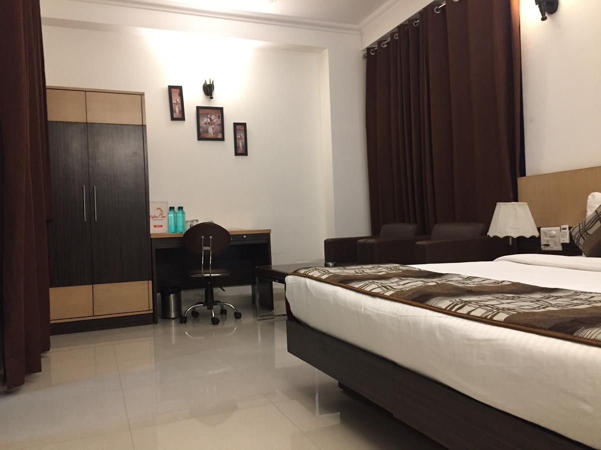 OYO 531 Hotel Cyber Inn Gurgaon Exterior foto